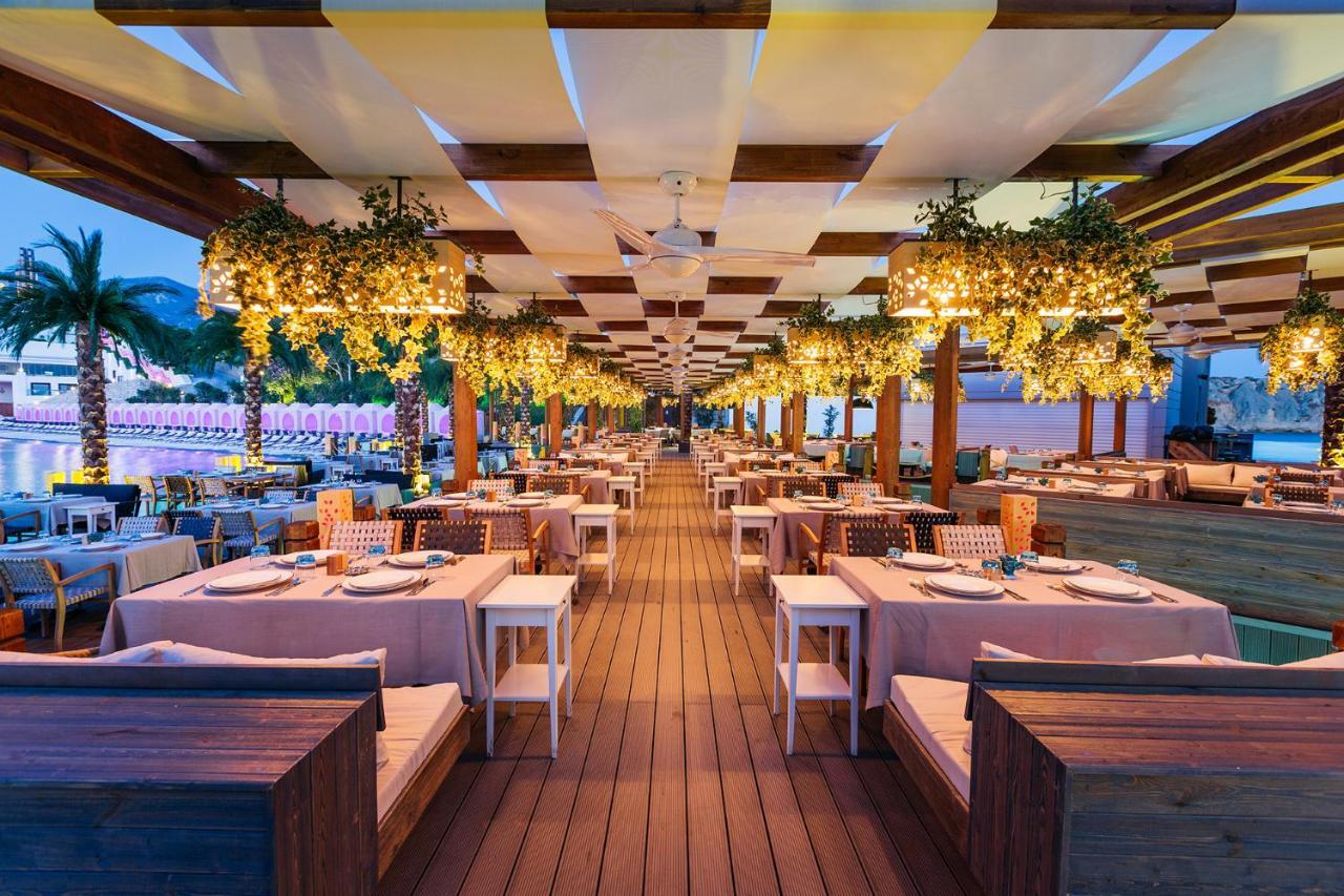 Cratos Premium Hotel Casino & Spa Kazaphani Luaran gambar